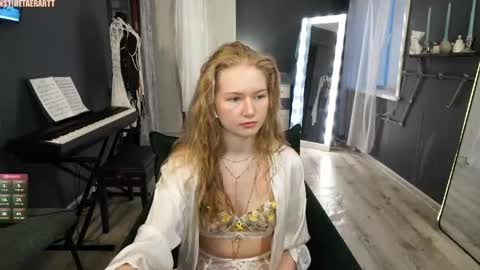 Snapshot of hetaerart chatting on 05.30.26 Sasha online show from 05.30.26