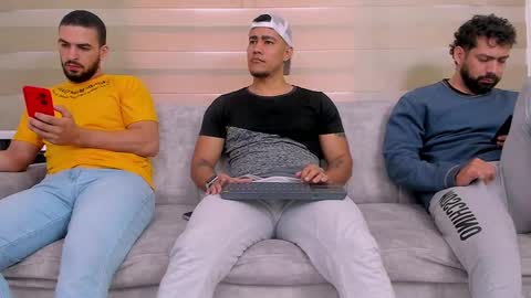 heteros men online show from 03.06.25