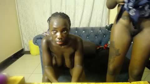 Snapshot of hevyn_sweetness chatting on 12.01.25 Hevyn online show from 12.01.25