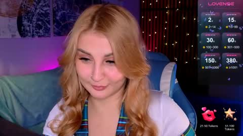 Snapshot of hey_cassie chatting on 04.23.26 hey_cassie online show from 04.23.26