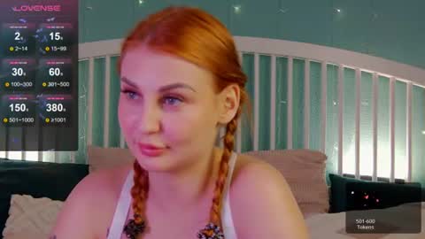 Snapshot of hey_cassie chatting on 06.18.26 hey_cassie online show from 06.18.26