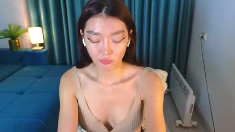 Snapshot of hey_herbal chatting on 10.20.25 Audrey online show from 10.20.25