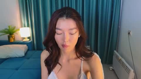 Snapshot of hey_herbal chatting on 10.30.25 Audrey online show from 10.30.25