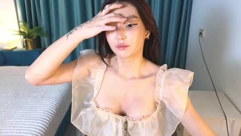 Snapshot of hey_herbal chatting on 11.16.25 Audrey online show from 11.16.25