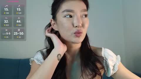 Snapshot of hey_herbal chatting on 11.27.25 Audrey online show from 11.27.25