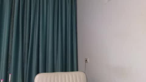 Snapshot of hey_herbal chatting on 11.30.25 Audrey online show from 11.30.25