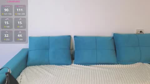 Snapshot of hey_herbal chatting on 12.03.25 Audrey online show from 12.03.25