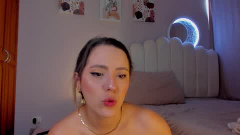 Snapshot of heymartina chatting on 11.27.25 Martina Ricci Show schedule Monday to Friday 8am colombia time I work some weekends online show from 11.27.25