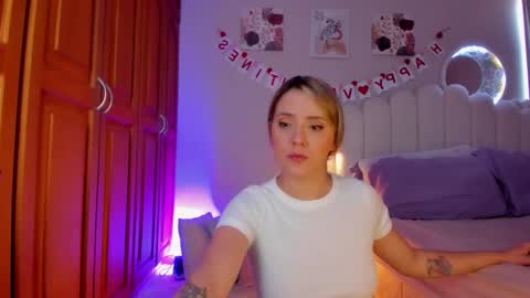 Snapshot of heymartina chatting on 02.17.26 Martina Ricci Show schedule Monday to Friday 8am colombia time I work some weekends online show from 02.17.26