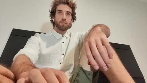 Snapshot of hiddengaze chatting on 02.17.26 HiddenGaze online show from 02.17.26