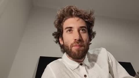 Snapshot of hiddengaze chatting on 02.24.26 HiddenGaze online show from 02.24.26