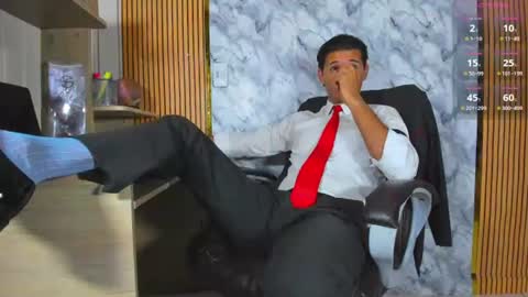 Snapshot of hiddenoffice chatting on 06.25.26 George online show from 06.25.26