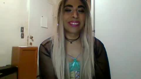 Snapshot of hihheelstranny chatting on 09.21.25 hihheelstranny online show from 09.21.25