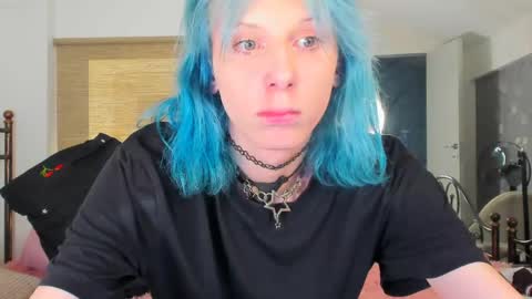 hi im Hika online show from 06.06.26