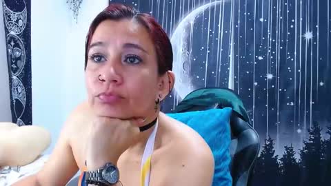 Snapshot of hikaryfire chatting on 09.22.25 hikaryfire online show from 09.22.25