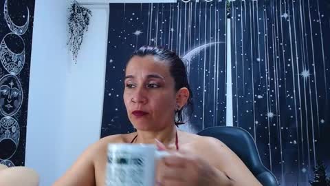 Snapshot of hikaryfire chatting on 10.01.25 hikaryfire online show from 10.01.25