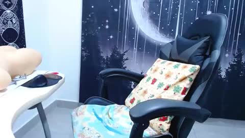 Snapshot of hikaryfire chatting on 10.11.25 hikaryfire online show from 10.11.25