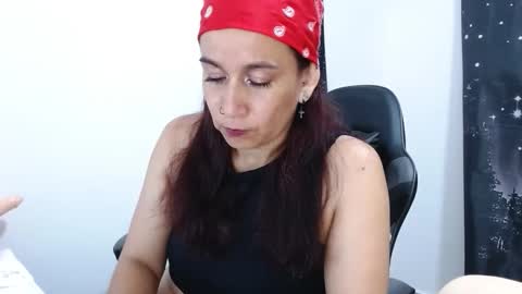 Snapshot of hikaryfire chatting on 11.03.25 hikaryfire online show from 11.03.25