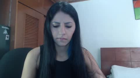 hilaril18 online show from 01.17.25