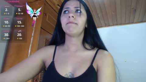 hilaril18 online show from 11.13.25