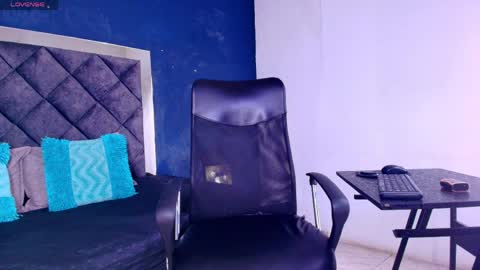 hilary banks online show from 04.10.26