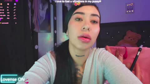Snapshot of hilary_jones_22 chatting on 01.21.25 LUNA new account FOLLOW ME online show from 01.21.25