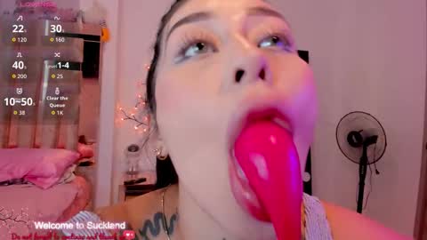 Snapshot of hilary_jones_22 chatting on 10.02.25 LUNA new account FOLLOW ME online show from 10.02.25