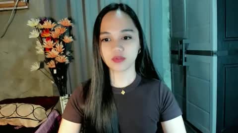 hilarymolly online show from 03.04.26