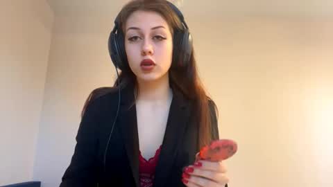 Hi Im Elizabeth online show from 10.11.25