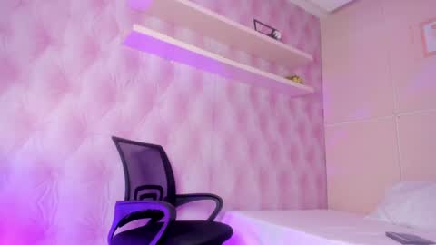 Snapshot of hillary_banks__ chatting on 01.31.25 Hillary online show from 01.31.25