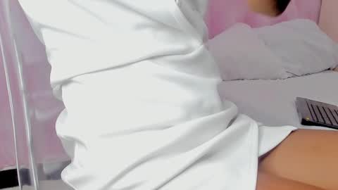 Snapshot of hillary_banks__ chatting on 02.12.25 Hillary online show from 02.12.25