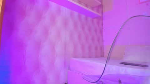 Snapshot of hillary_banks__ chatting on 02.18.25 Hillary online show from 02.18.25