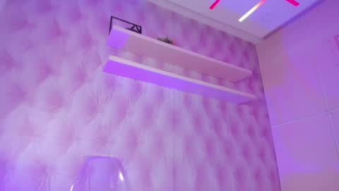 Snapshot of hillary_banks__ chatting on 02.21.25 Hillary online show from 02.21.25