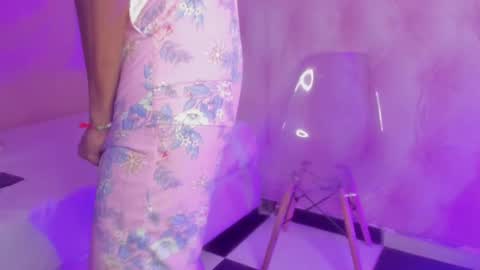 Snapshot of hillary_banks__ chatting on 03.07.25 Hillary online show from 03.07.25