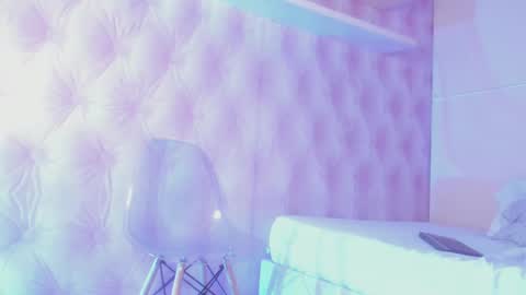 Snapshot of hillary_banks__ chatting on 03.12.25 Hillary online show from 03.12.25