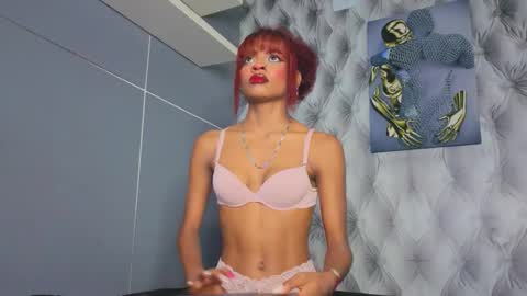 Snapshot of hillary_banks__ chatting on 09.18.25 Hillary online show from 09.18.25