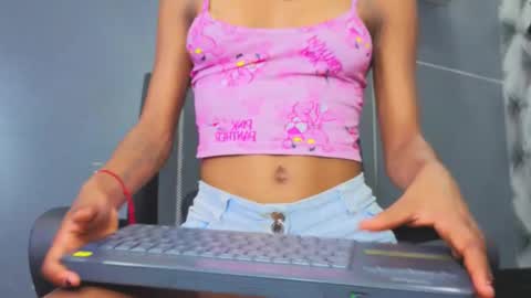 Snapshot of hillary_banks__ chatting on 10.17.25 Hillary online show from 10.17.25