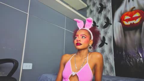 Snapshot of hillary_banks__ chatting on 10.29.25 Hillary online show from 10.29.25