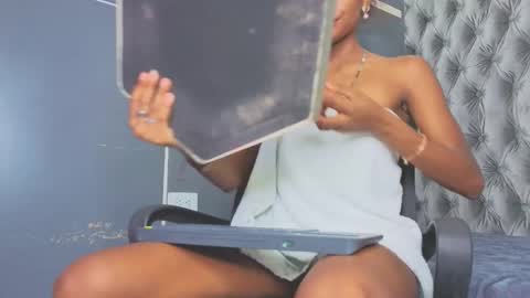 Snapshot of hillary_banks__ chatting on 02.07.26 Hillary online show from 02.07.26