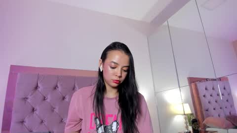 Hillary online show from 11.27.25