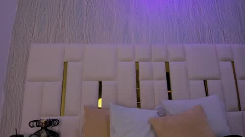 Hillary online show from 04.08.26