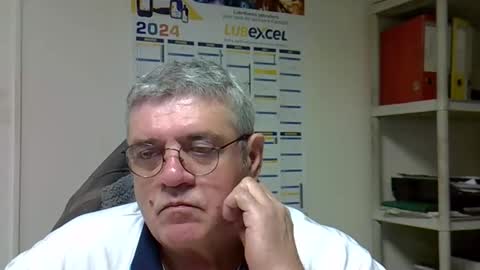 Snapshot of hippopotame17 chatting on 12.15.24 hippo online show from 12.15.24