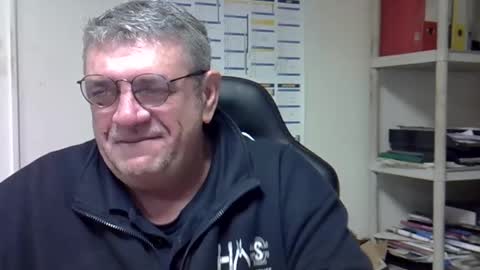 Snapshot of hippopotame17 chatting on 12.19.24 hippo online show from 12.19.24