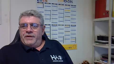 Snapshot of hippopotame17 chatting on 01.10.25 hippo online show from 01.10.25