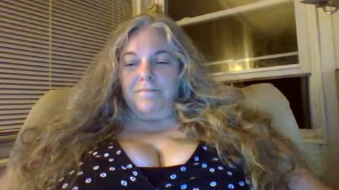 Snapshot of hippysnewhere chatting on 06.27.26 hippysnewhere online show from 06.27.26