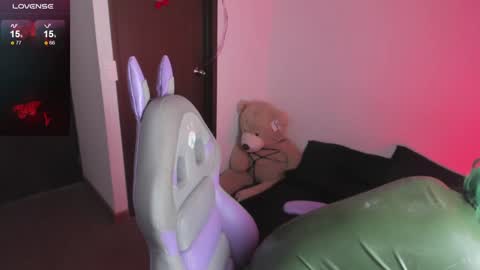 Hitomi Arata online show from 01.14.25