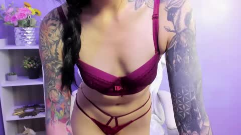 Snapshot of hiyakasudere chatting on 02.12.25 hiyakasudere online show from 02.12.25