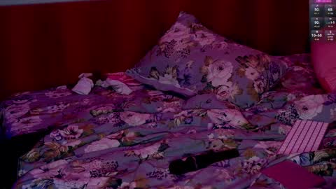 Holly online show from 03.09.25