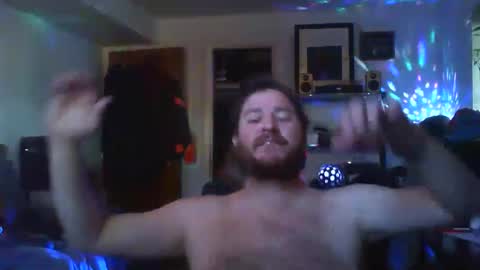 Snapshot of hobbes80 chatting on 01.28.25 hobbes80 online show from 01.28.25