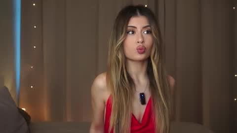 Moni Monica online show from 11.14.25